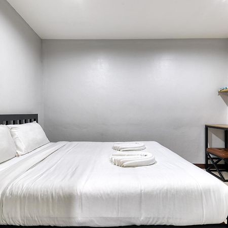 Red Pin Inn 好运旅馆 Бангкок Екстер'єр фото