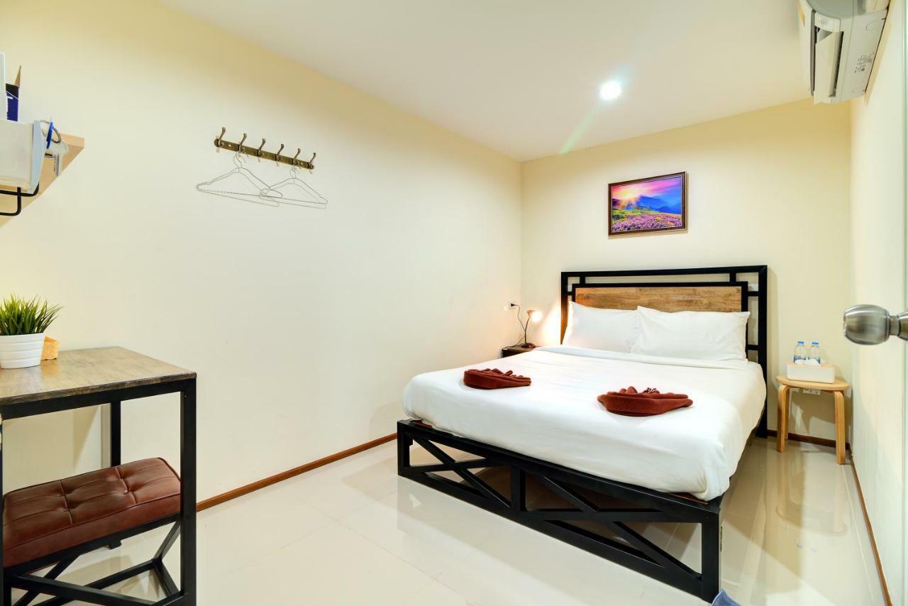 Red Pin Inn 好运旅馆 Бангкок Екстер'єр фото